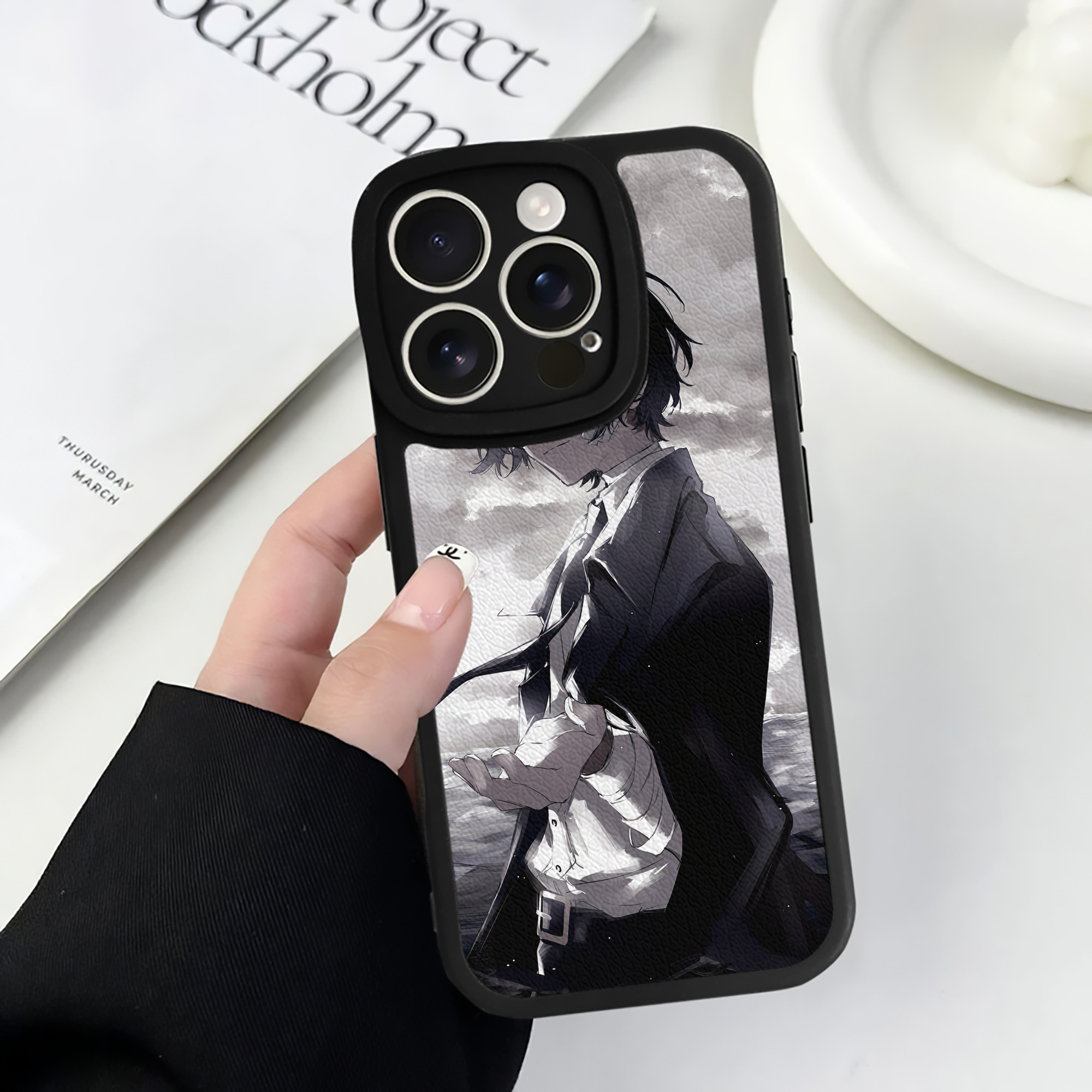 （画像用） 文豪ストレイドッグス Bungo Stray Dogs 【iPhone 16シリーズ対応】シリコンスマホケース（レザー調） 材質：シリコン